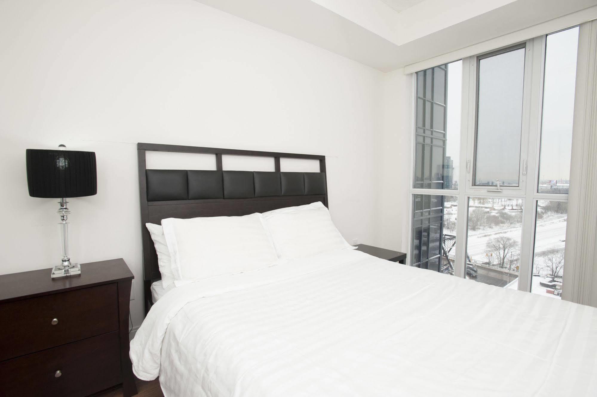 Life Suites Luxury Downtown Condos Toronto Eksteriør billede