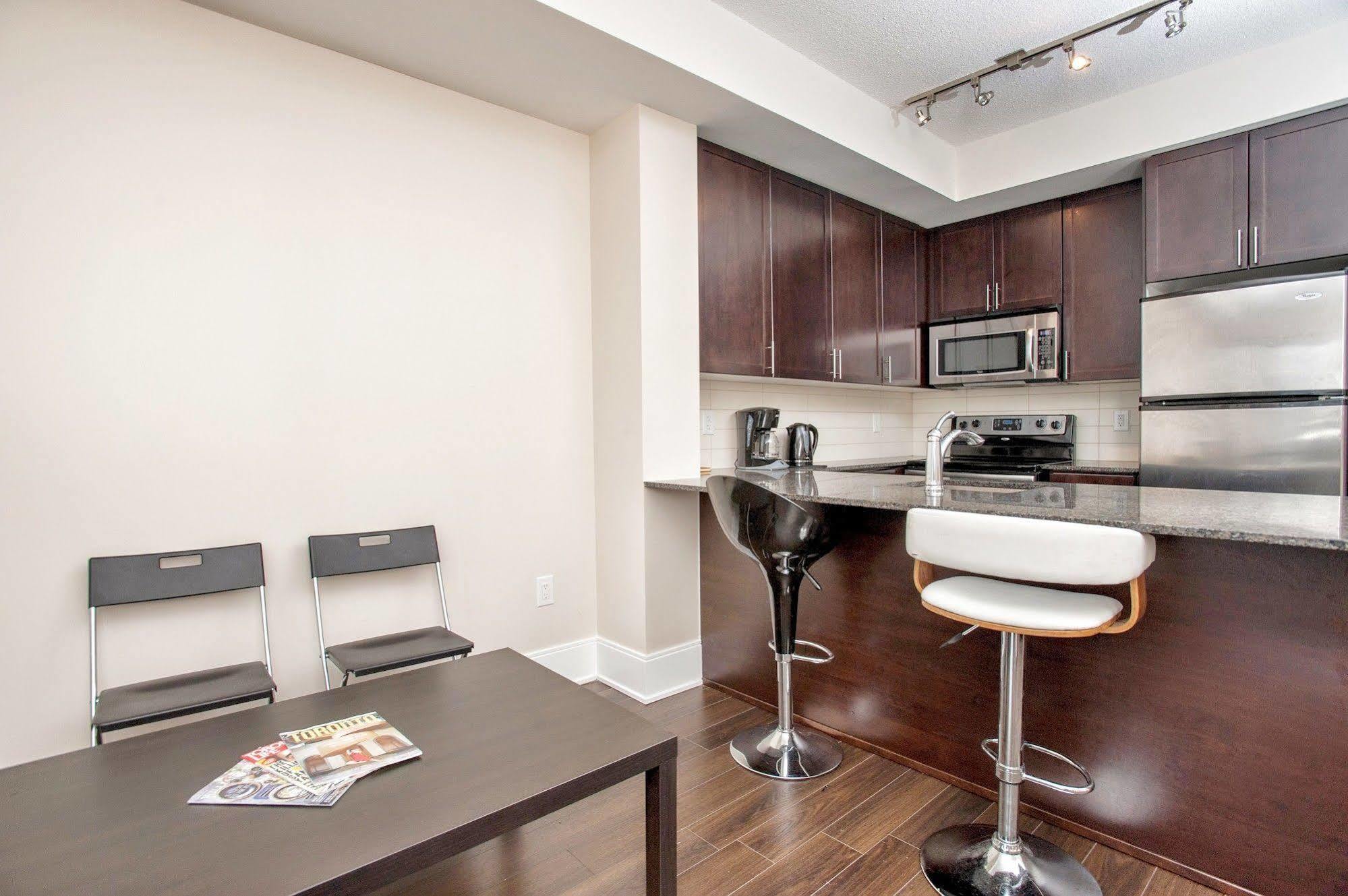 Life Suites Luxury Downtown Condos Toronto Eksteriør billede