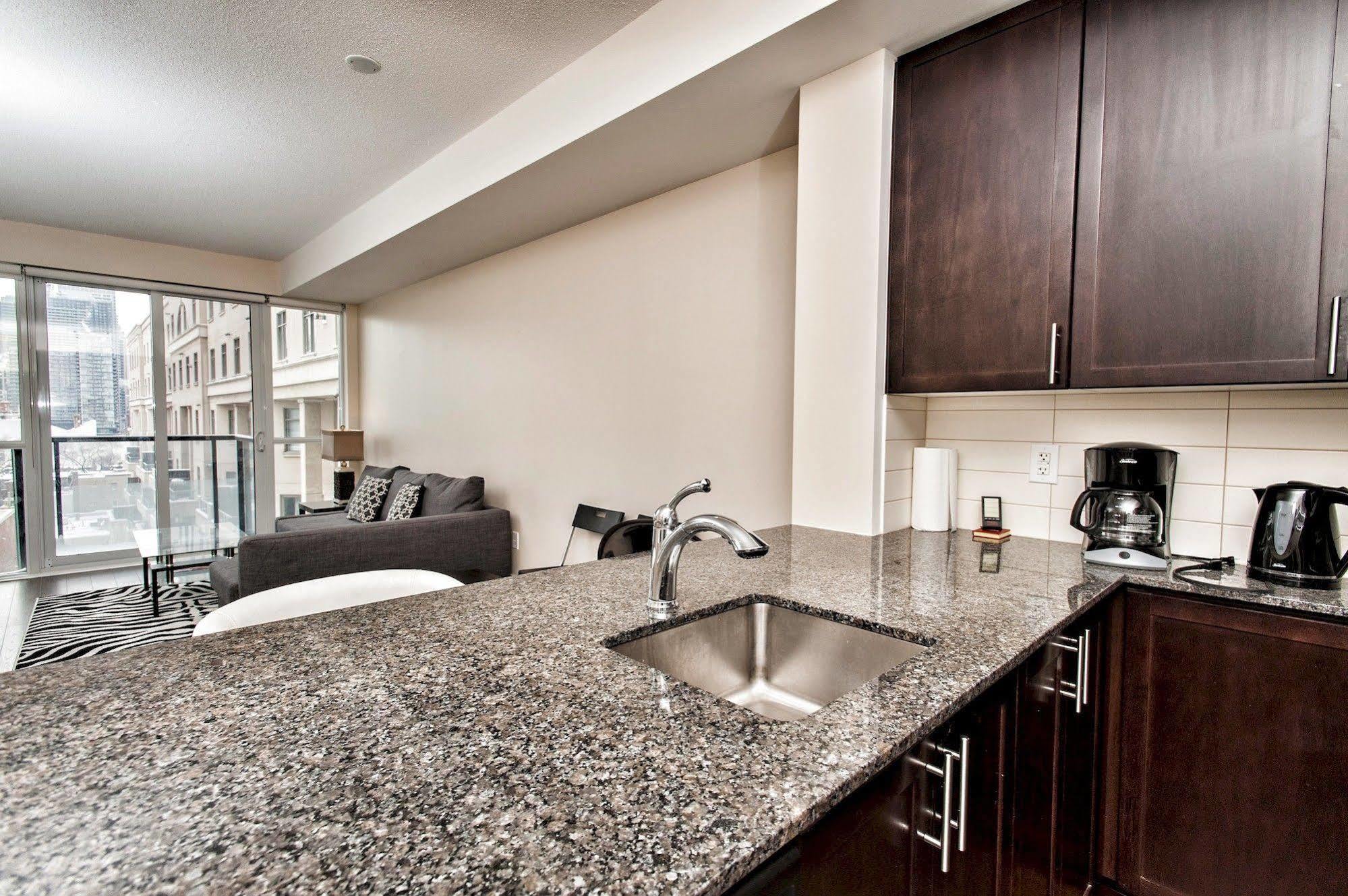Life Suites Luxury Downtown Condos Toronto Eksteriør billede