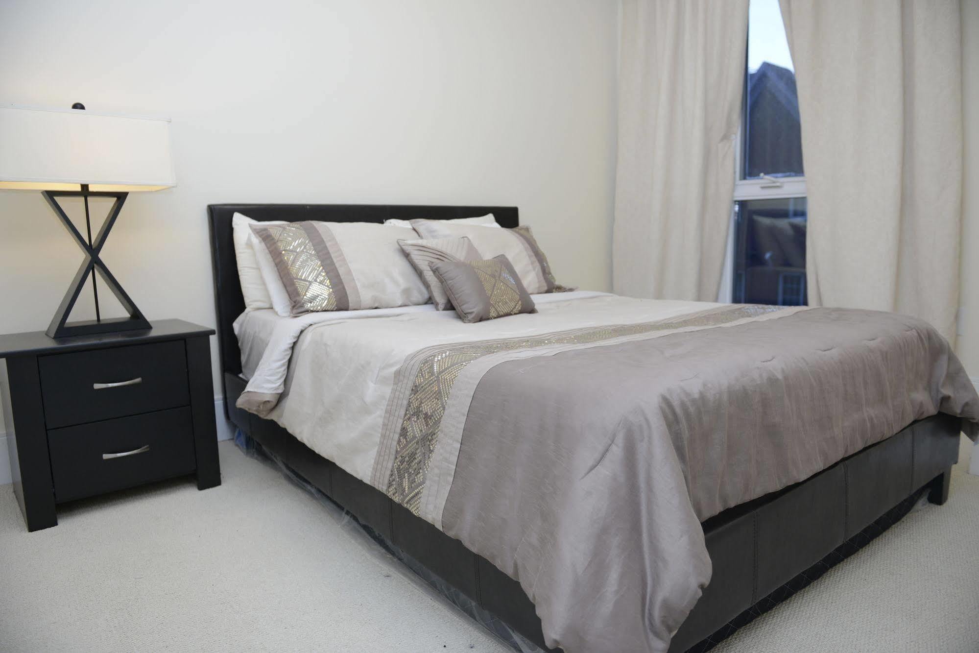 Life Suites Luxury Downtown Condos Toronto Eksteriør billede