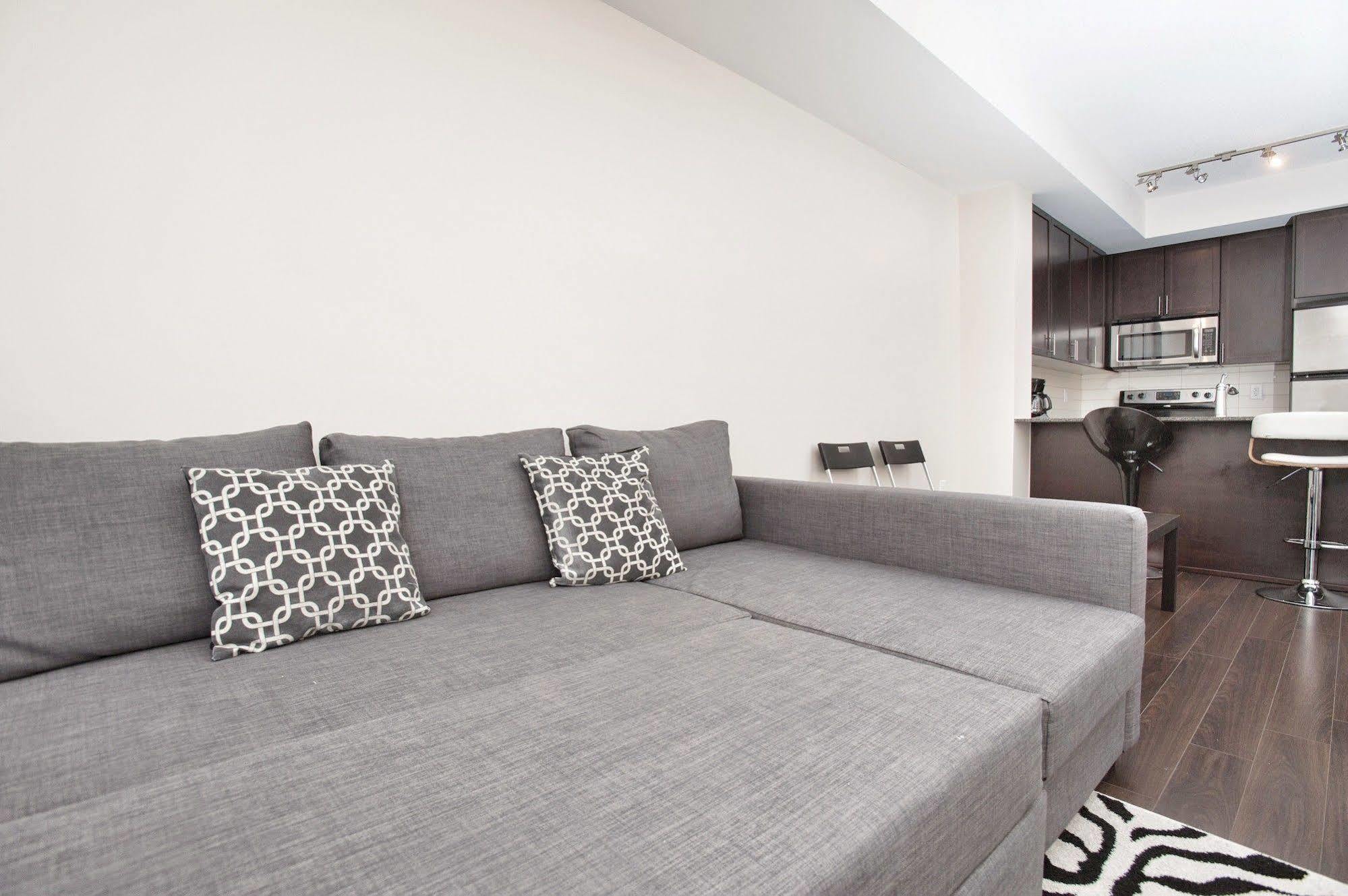 Life Suites Luxury Downtown Condos Toronto Eksteriør billede